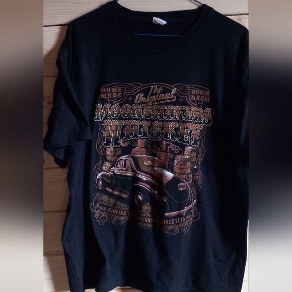Moonshiners whiskey t-shirt - Picture 1 of 1